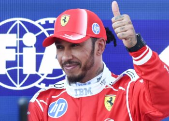 Хэмилтон верит в тактический гандикап: Ferrari способна на вторую победу подряд, но признаёт силу Mercedes