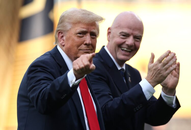 Инфантино: Трамп вручит трофей победителю чемпионата мира