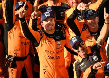 Кристиан Лундгор вырвал победу на последнем круге в Road America