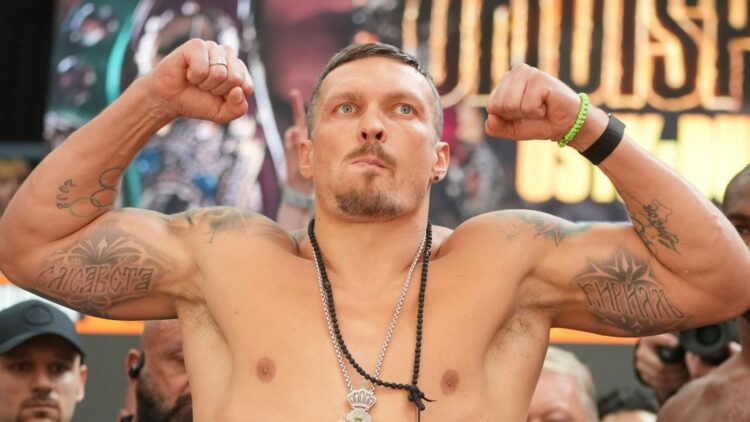 Усик отказался от всех титулов, но не завершил карьеру