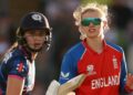 Временный капитан Дин привёл Англию к победе над Шотландией в T20 World Cup