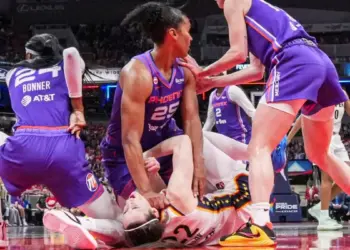 11 причин, почему WNBA сама себе мешает расти — от жалоб Кларк до скандалов с комиссаром