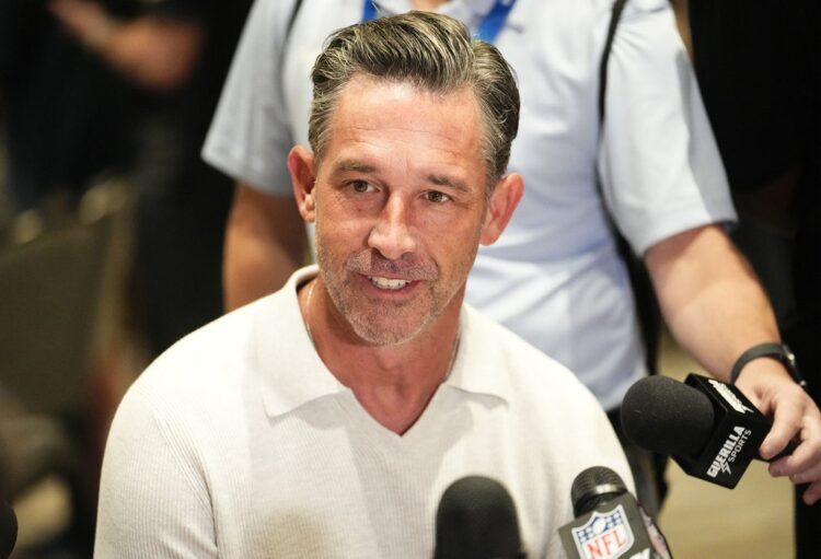 49ers’ Kyle Shanahan to be limited in camp after serious car crash