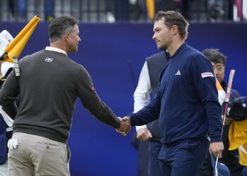Адам Скотт получил первую в истории премию R&A Spirit of Golf