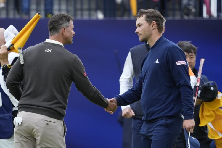 Адам Скотт получил первую в истории премию R&A Spirit of Golf