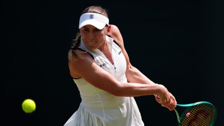Александрова упала на корте в матче WTA в Мемфисе