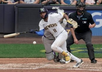 Brewers продолжают западное турне матчем с Giants