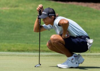 Чарли Вудс с трудом проходит отсечку на юниорском PGA