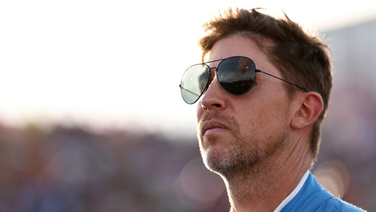 Денни Хэмлин — фаворит Brickyard 400, Ларсон на радаре