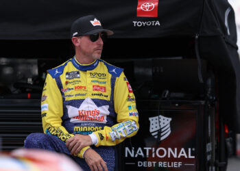 Денни Хэмлин — фаворит возвращения NASCAR в Чикаголенд