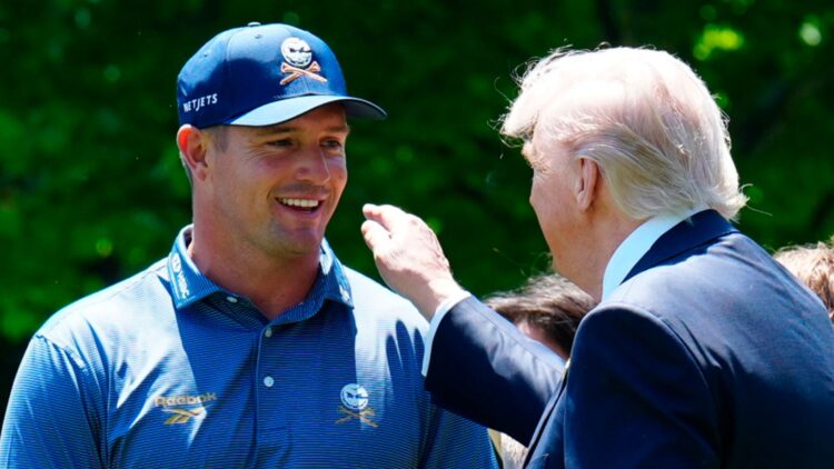 Дошло до Трампа: ДэЧембо втянули в скандал с правилами на The Open