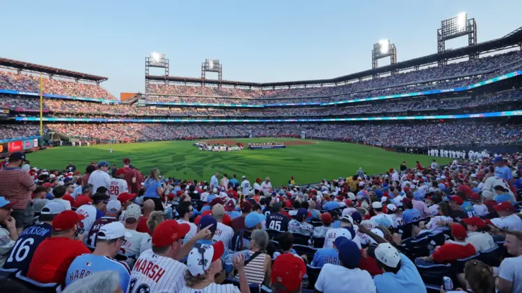 Дым над бейсболом: канадские пожары снова срывают матчи MLB