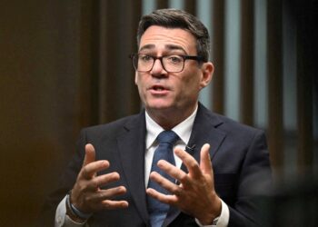 Энди Бернэм раскритиковал ФИФА за планы продажи долей ЧМ