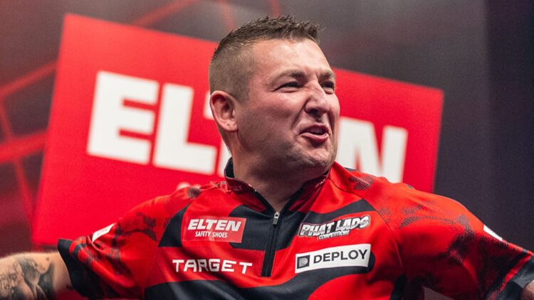 Эспинолл начал защиту титула на European Darts Open с разгрома Мэнселла