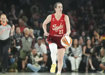 «ФИ» и «Коннектикут»: где смотреть матч WNBA с Кейтлин Кларк