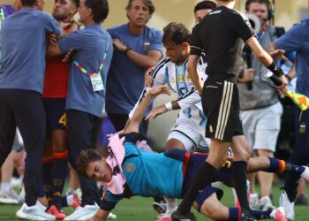 FIFA Charges Argentina Players With Assault After Spain World Cup Scuffle