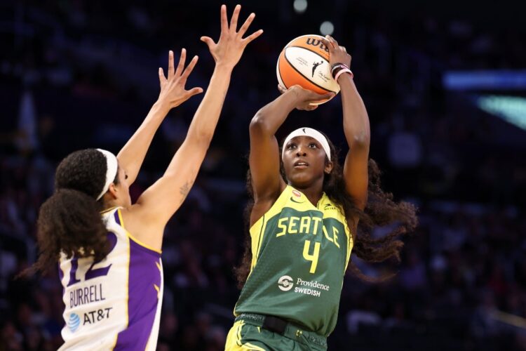 Flau’jae Johnson, Storm send Sparks to another one-sided loss
