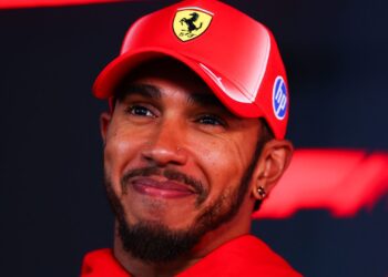 Хэмилтон верит в титул с Ferrari: «Действительно могу бороться»