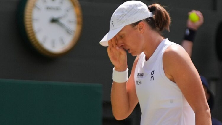 Ига Свёнтек вылетела с Уимблдона во втором круге