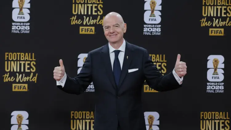 Инфантино объявил о новом бизнесе FIFA. УЕФА: «Это переходит границы»