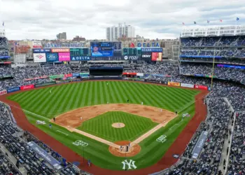 Канадские пожары добрались до MLB: смог угрожает матчам «Янкиз» и «Доджерс»