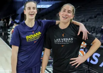 Кейтлин Кларк и Кейт Мартин: трогательный момент на Матче звёзд WNBA