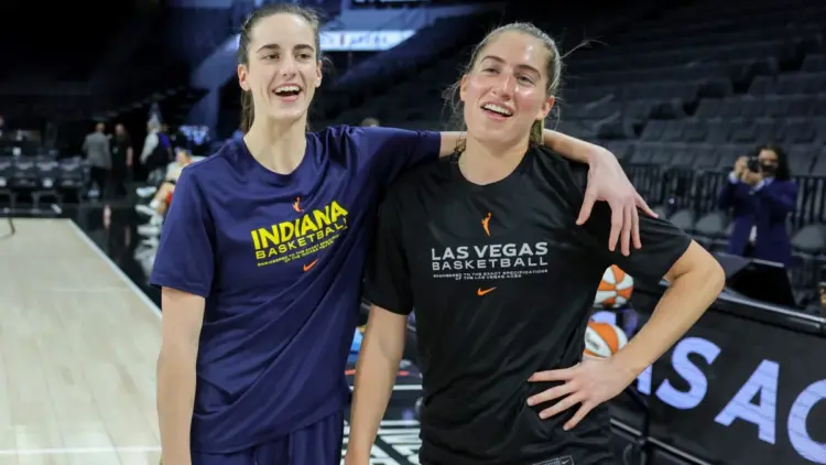 Кейтлин Кларк и Кейт Мартин: трогательный момент на Матче звёзд WNBA