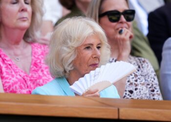 Королева Камилла посетила Уимблдон: компанию составил актёр, сыгравший её мужа