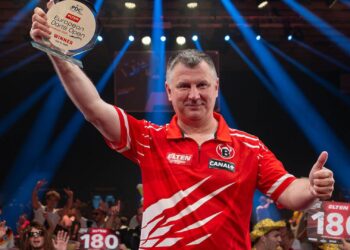 Кшиштоф Ратайски выиграл European Darts Open, одолев Ваттимену