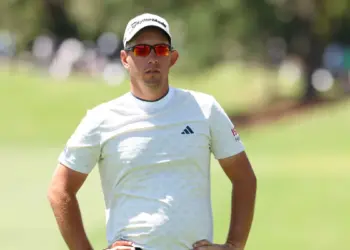 Кто такой Лукас Херберт? Австралиец из LIV Golf, который возглавил The Open-2026