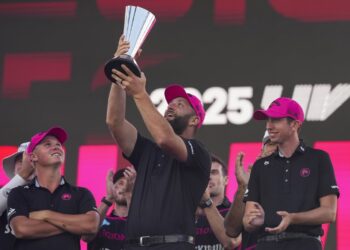 LIV Golf пока не отменяет финал сезона в Мичигане