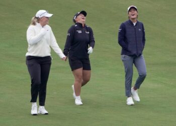 Лорен Кафлин и Дженни Шин захватили лидерство после первого раунда Scottish Open