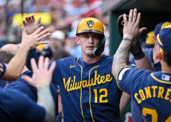 Луис Лара ворвался в MLB с двумя RBI, «Брюэрс» разнесли «Кардиналс» в седьмом иннинге