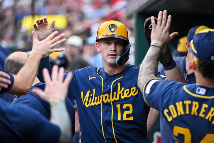 Луис Лара ворвался в MLB с двумя RBI, «Брюэрс» разнесли «Кардиналс» в седьмом иннинге