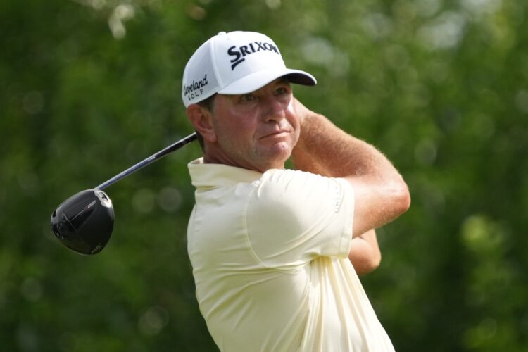 Лукас Гловер в 46 лет захватил лидерство на John Deere Classic