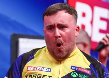 Люк Литтлер закрыл девятый дротик и выбил Натана Аспиналла на World Matchplay