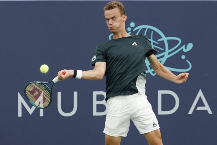 Люка Ван Асс впервые выиграл титул ATP в Эшториле