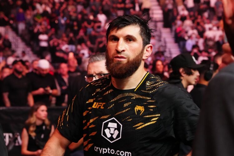 Магомед Анкалаев переехал Богдана Гуськова на UFC в Абу-Даби