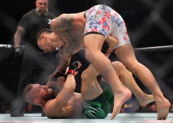 Макс Холлоуэй разобрался с Конором Макгрегором на UFC 329, но главный бой всё равно побил рекорды по ставкам