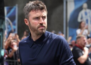 Манчестер Юнайтед» начинает предсезонку матчем в Финляндии: новичок Андрей Сантос в заявке на игру с «Рексемом