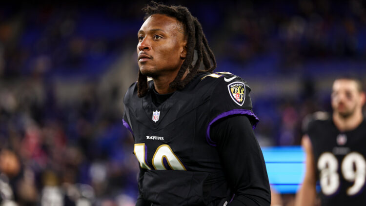 Mike Vrabel: DeAndre Hopkins Considering Joining Patriots’ Coaching Staff