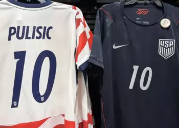Nike выпустил «фанатскую футболку» для сборной США — альтернативу раскупленным джерси ЧМ-2026