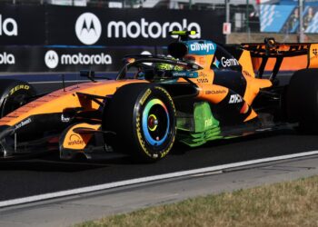 Норрис на обновлённом McLaren — лучший в третьей практике Венгрии