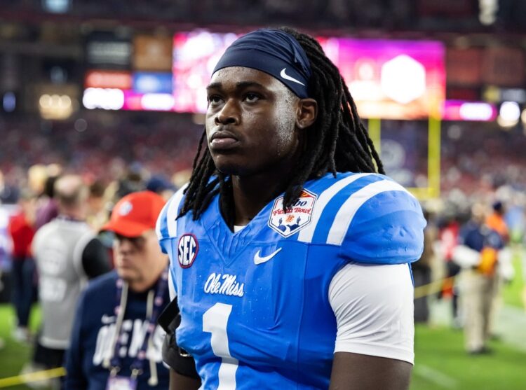 Ole Miss подает в суд на двух игроков, перешедших в LSU