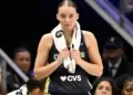 «Поцелуйчик» Бюкерс: в Wings отреагировали на дерзкий жест звезды WNBA