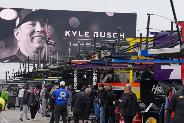 Прощание с Кайлом Бушем: NASCAR проведёт церемонию в Шарлотт