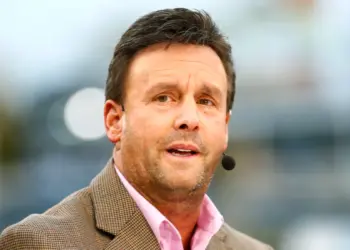 Рэйвеч продолжит работать на ESPN после увольнения — странная ситуация на бейсбольных трансляциях