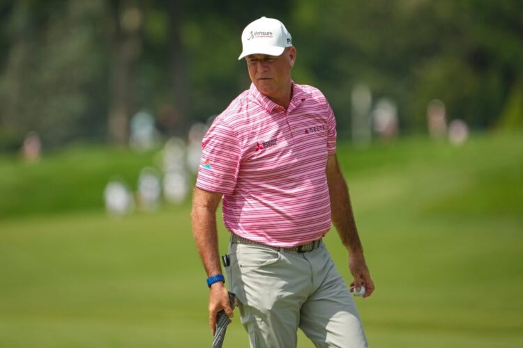 Стюарт Синк делит лидерство после первого раунда U.S. Senior Open