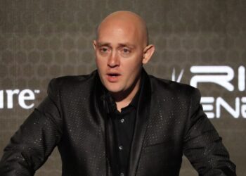 Топ-менеджер PFL перешёл в лигу голых кулаков BKB
