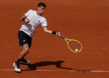 Топ-сеянные вылетели в один день в Гштаде: хаос на Swiss Open